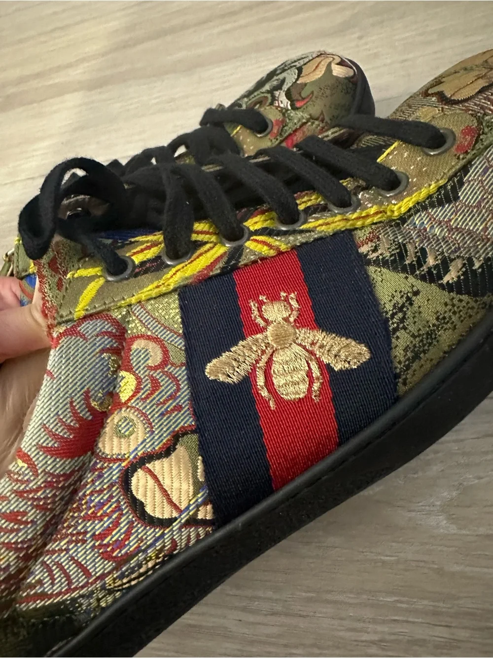 Gucci Men's Embroidered Tiger-Print Low-Top Sneaker in Black/Olive
